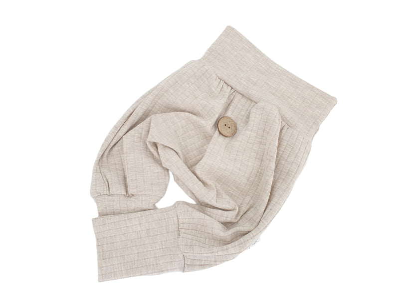 Coole Pumphose oder Babyset mit Knopf bis Gr. 140 helles beige breite Rippe von Atelier MiaMia