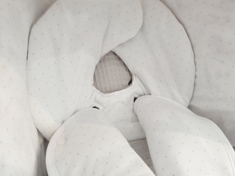 Maxi Cosi Babyschalenbezug, Ersatzbezug oder Spannbezug grau  Tupfen von Atelier MiaMia