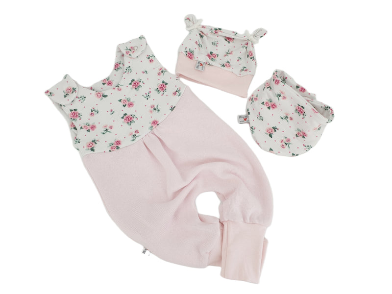 Strampler kurz und lang auch als Baby Set Strick Röschen von Atelier MiaMia