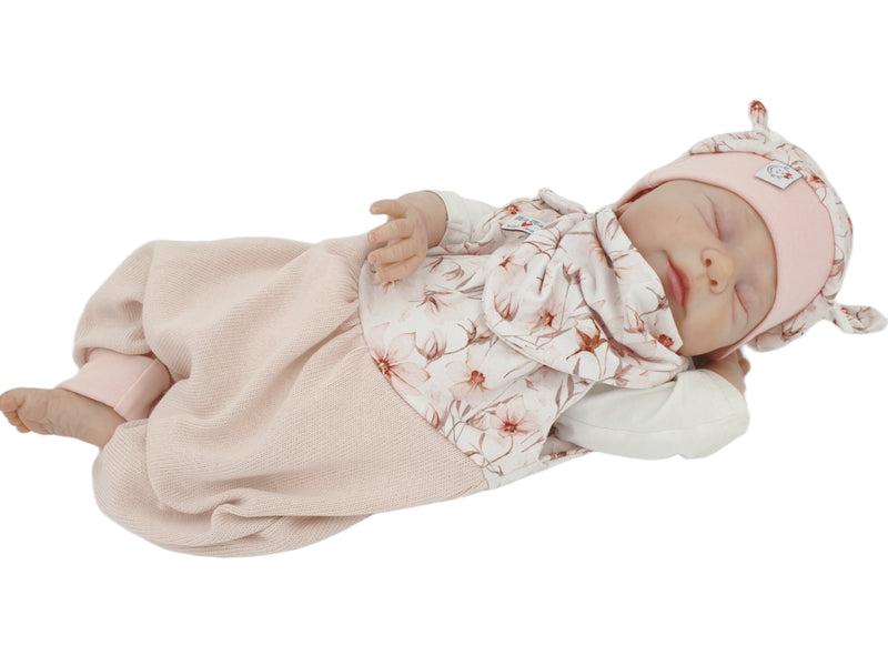 Strampler kurz und lang auch als Baby Set Strick Nude Blumen von Atelier MiaMia