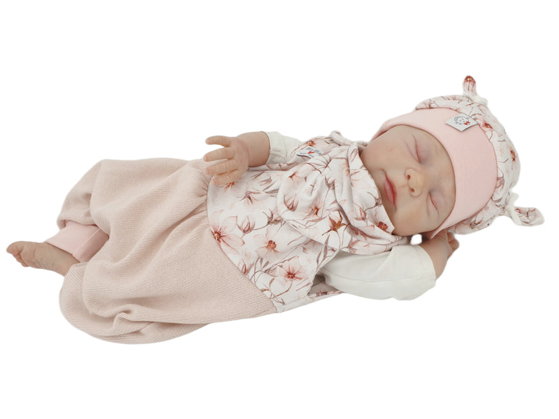 Strampler kurz und lang auch als Baby Set Strick Nude Blumen von Atelier MiaMia