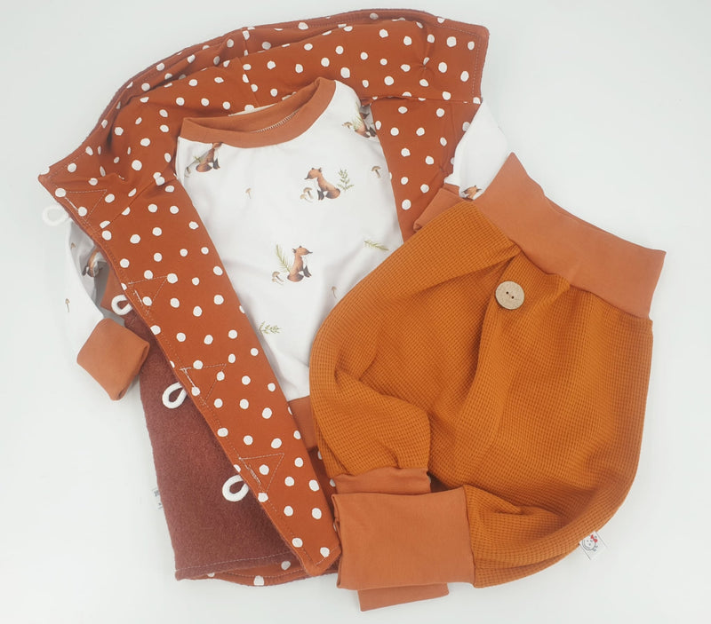 Atelier MiaMia Cool bloomers or baby set with button up to size. 140 Cord Terracotta