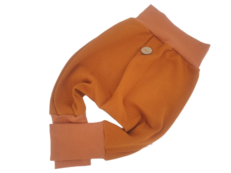 Coole Pumphose oder Babyset mit Knopf bis Gr. 140 Terracotta von Atelier MiaMia