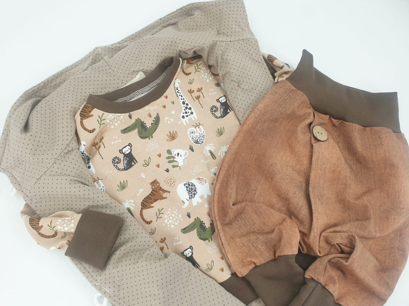 Atelier MiaMia Cool bloomers or baby set with button up to size. 140 Cord Terracotta