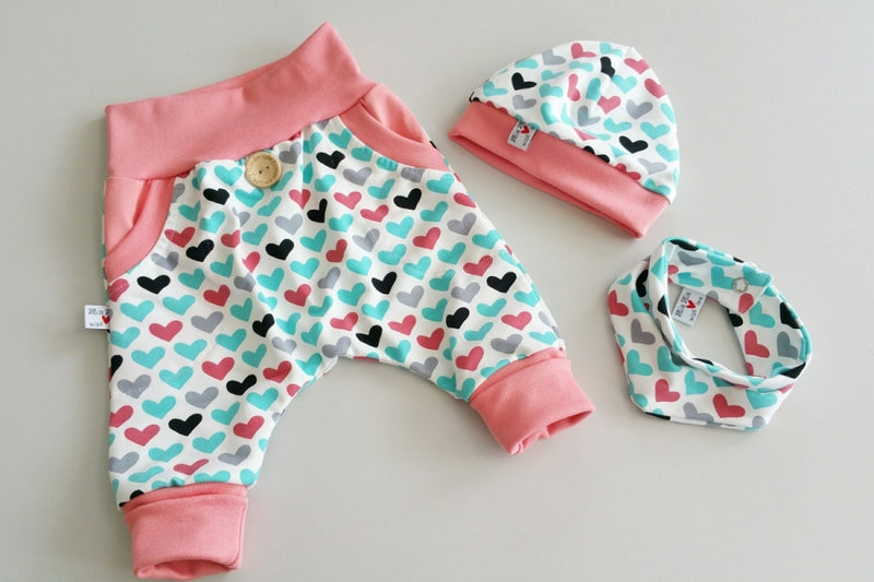 Atelier MiaMia Cool bloomers or baby set short and long turquoise apricot hearts 16