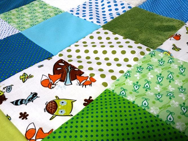 Atelier MiaMia coperta patchwork pois stelle animali del bosco con ricamo 19
