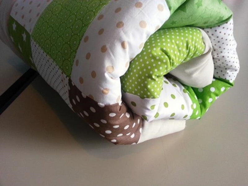 Kuscheldecke Patchwork Punkte Sterne Karo mit Stickerei 2 von Atelier MiaMia