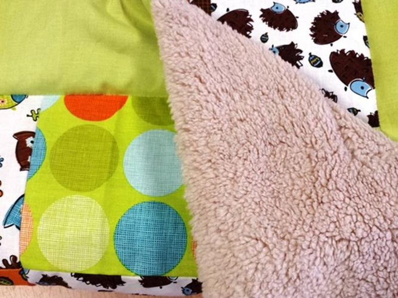 Kuscheldecke Patchwork Punkte  Waldtiere mit Stickerei 20 von Atelier MiaMia