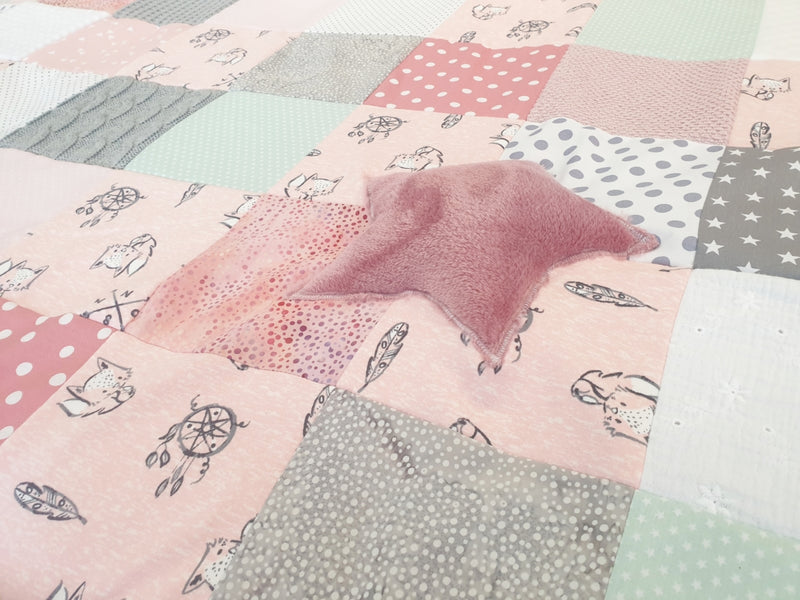 Atelier MiaMia experience blanket CVI blanket new elements, gray, red, pink, dream catcher, feathers, foxes, ED202 