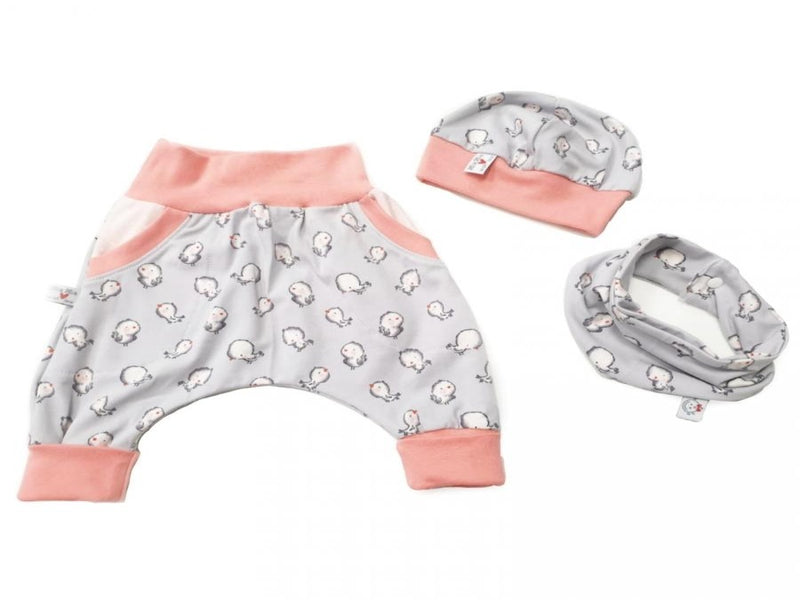 Beanie Set Mütze und Tuch Baby Vögel Rosa Grau Nr. 226 von Atelier MiaMia