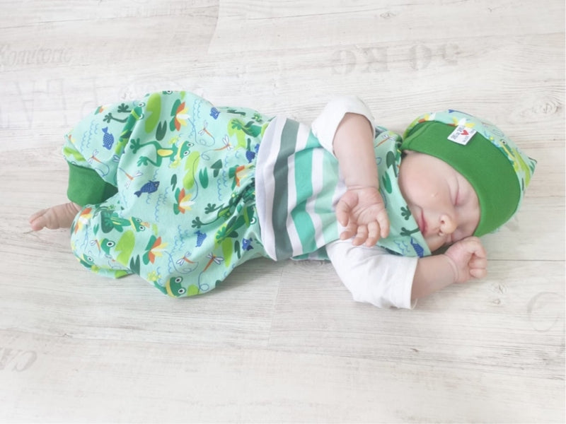 Atelier MiaMia onesie short and long also as a baby frog king green 228