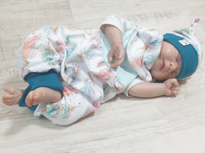 Strampler kurz und lang auch als Baby Set Federn Hellblau 236 von Atelier MiaMia