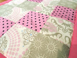 Kuscheldecke Patchwork Punkte Sterne Pink Rot Ornamente mit Stickerei 27 von Atelier MiaMia