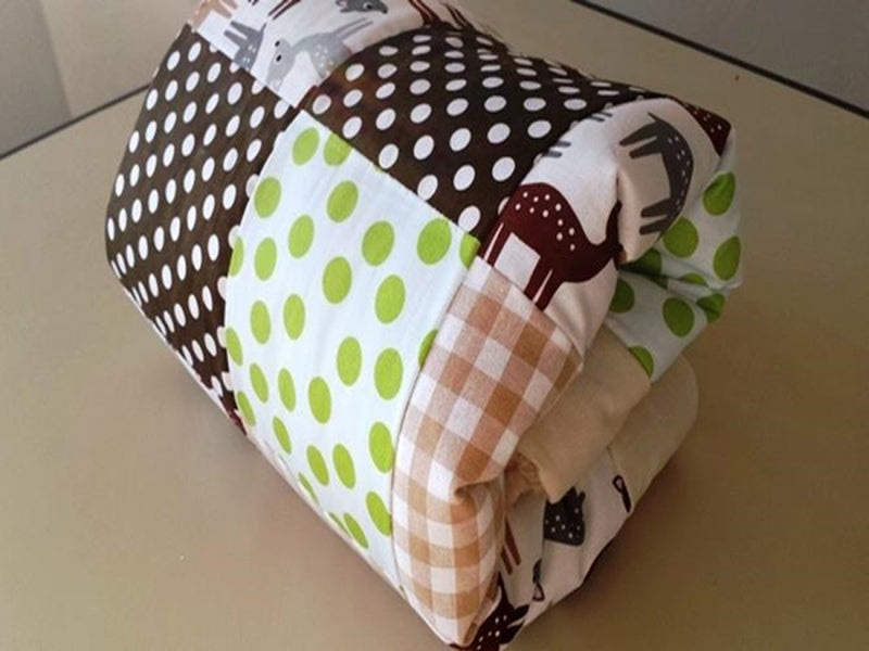 Kuscheldecke Patchwork Punkte Sterne Braun Beige Rehe mit Stickerei 28 von Atelier MiaMia