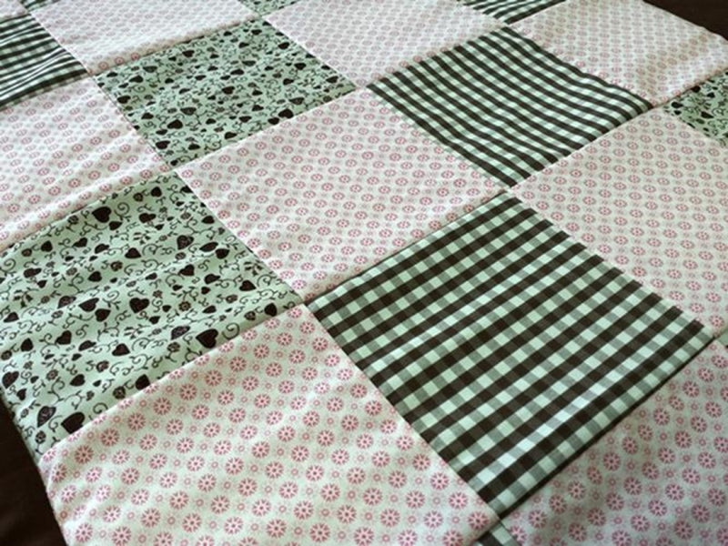 Atelier MiaMia coperta patchwork fantasia quadri fiori cuori marrone con ricamo 32