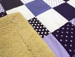 Kuscheldecke Patchwork Punkte Sterne Blau mit Stickerei 4 von Atelier MiaMia