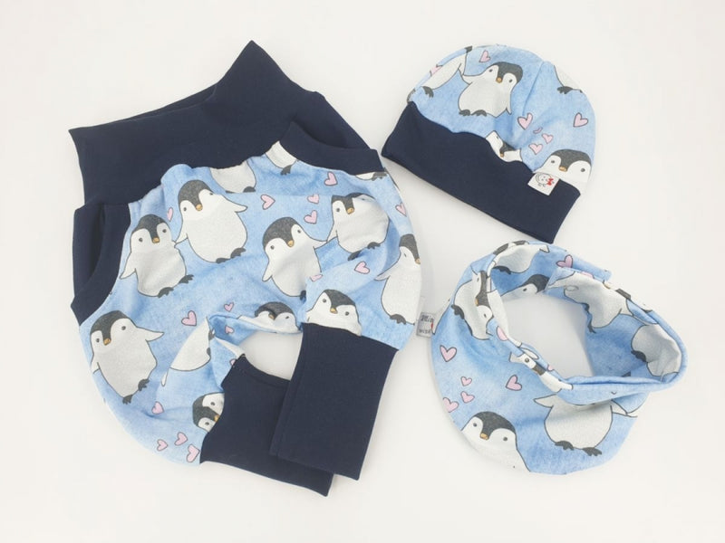 Coole Pumphose oder Babyset kurz und lang Pinguine Blau 46 von Atelier MiaMia