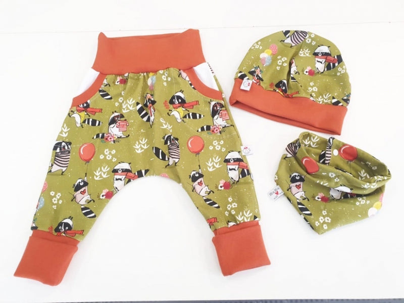 Atelier MiaMia Fantastici calzoncini o baby set corti e lunghi verde procione rosso 49