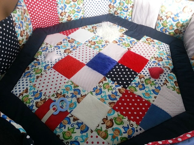 Atelier MiaMia Kuschel - adventure blanket playpen 6 corner blue red monkey dots 7