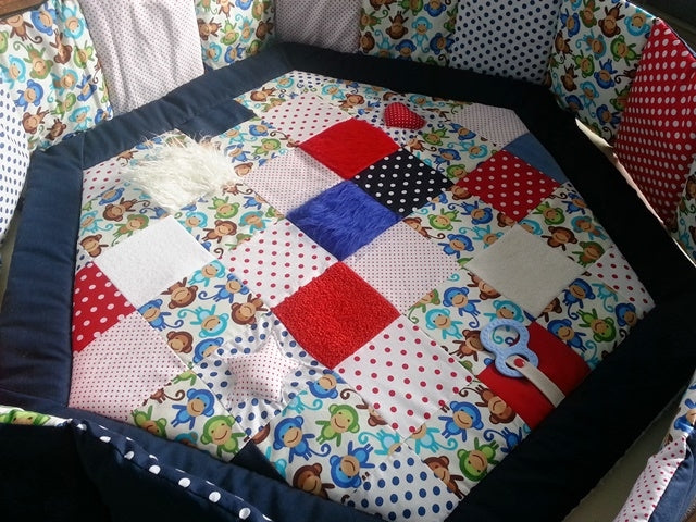 Atelier MiaMia Kuschel - adventure blanket playpen 6 corner blue red monkey dots 7