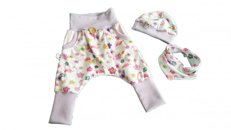 Coole Pumphose oder Babyset kurz und lang Flamingo Flieder 72 von Atelier MiaMia