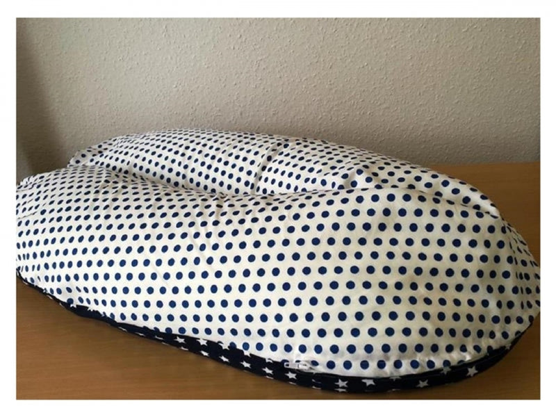 Atelier MiaMia nursing pillow or side sleeper pillow positioning pillow dark blue stars and dots 74