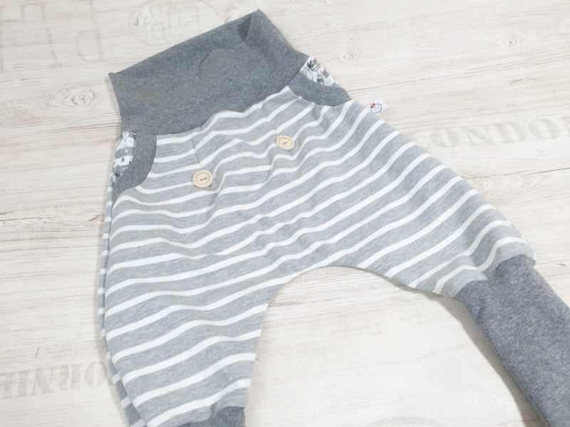 Coole Pumphose oder Babyset Gestreift Grau 80 von Atelier MiaMia