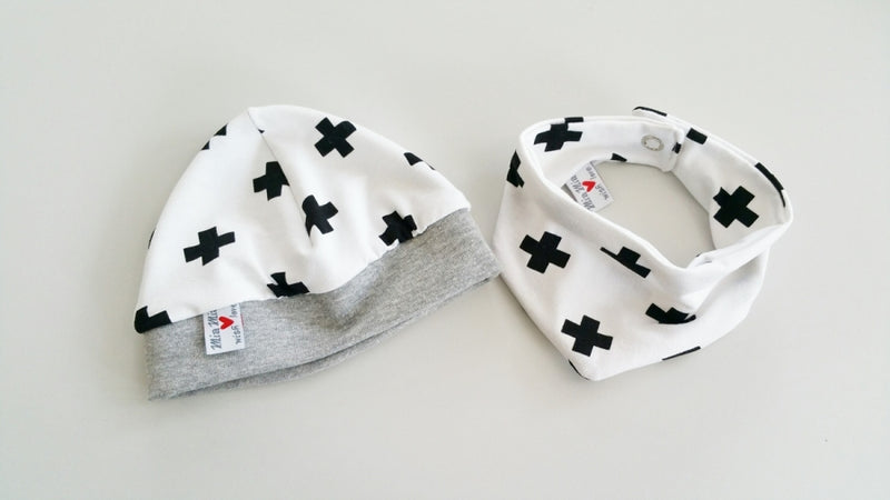 Atelier MiaMia Beanie Set Hat and Scarf Baby Crosses Black and White No. 99
