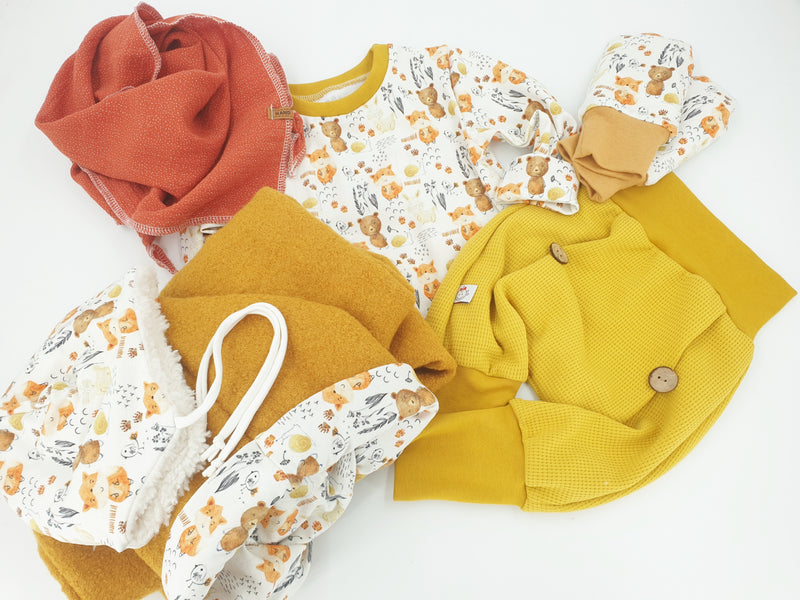 Coole Pumphose oder Babyset Knopfhose Waffeljersey senfgelb 116 von Atelier MiaMia