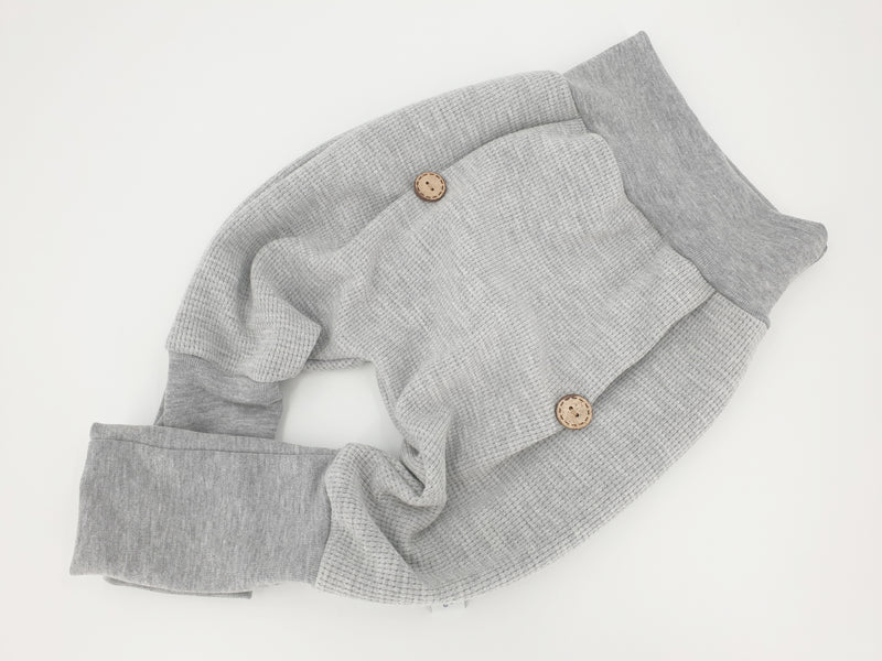 Coole Pumphose oder Babyset Knopfhose Waffeljersey grau meliert115 von Atelier MiaMia