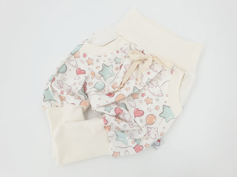 Pumphose oder Set Baby von 50-140 Designerbabyhose Wolken Herzchen von Atelier MiaMia