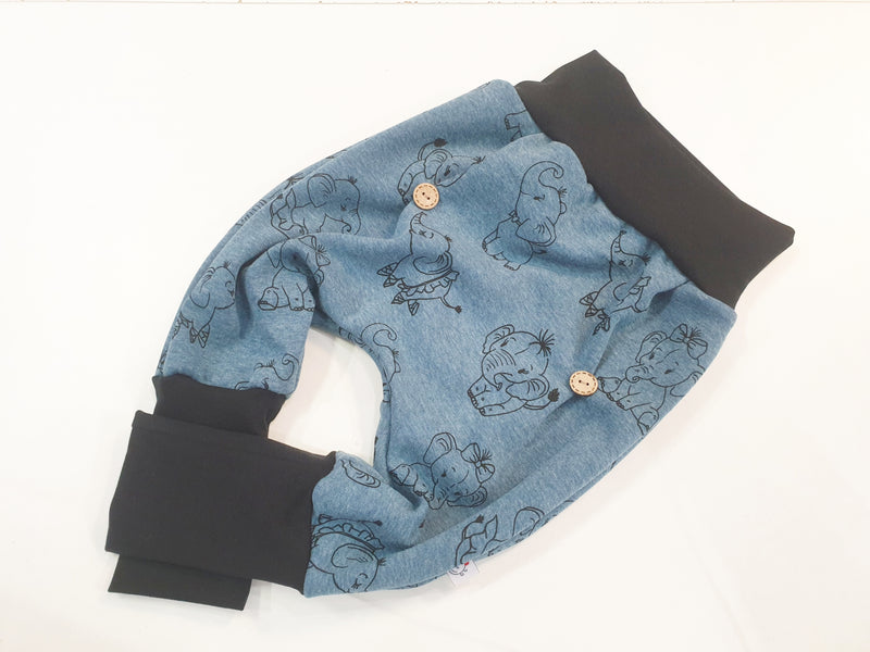 Coole Pumphose oder Babyset Alpenfleece Elefanten blau von Atelier MiaMia