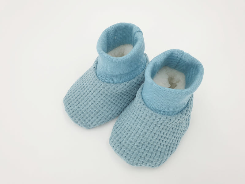 Puschen, Schuhe rauchblau von Atelier MiaMia