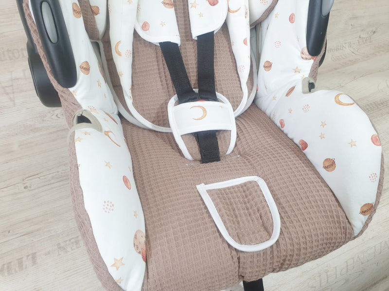Storchenmühle Babyschalenbezug, Ersatzbezug oder Spannbezug  Weltall von Atelier MiaMia