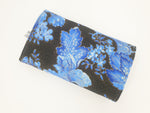 Geldbörse Blumen blau schwarz von Atelier MiaMia