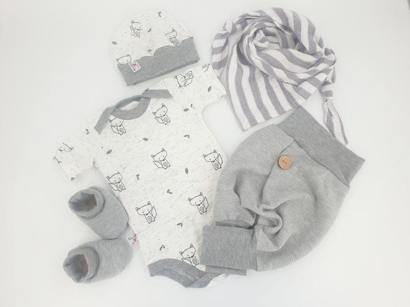 Coole Pumphose oder Babyset mit Knopf grau Waffeljersey von Atelier MiaMia