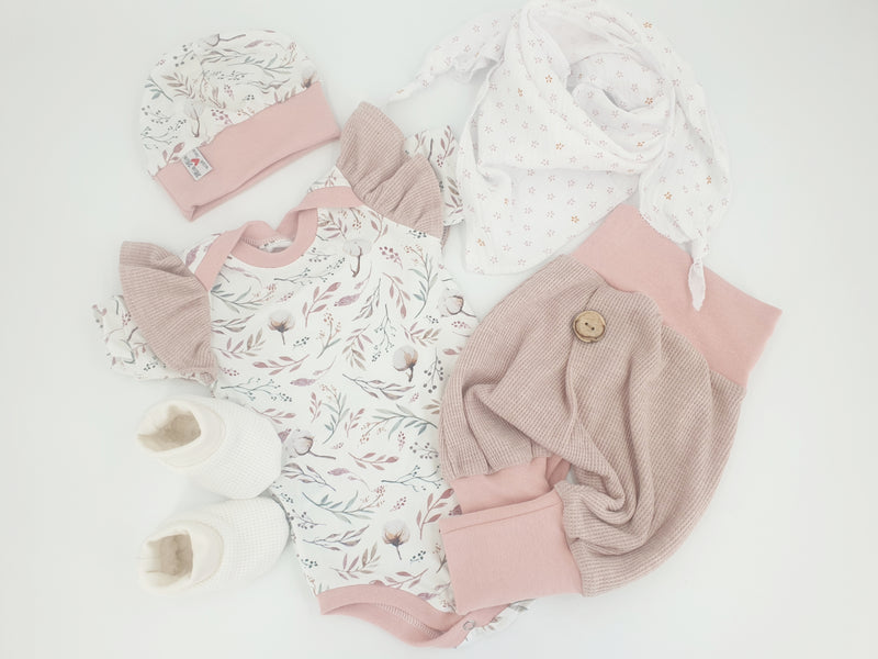 Coole Pumphose oder Babyset mit Knopf altrosa meliert von Atelier MiaMia