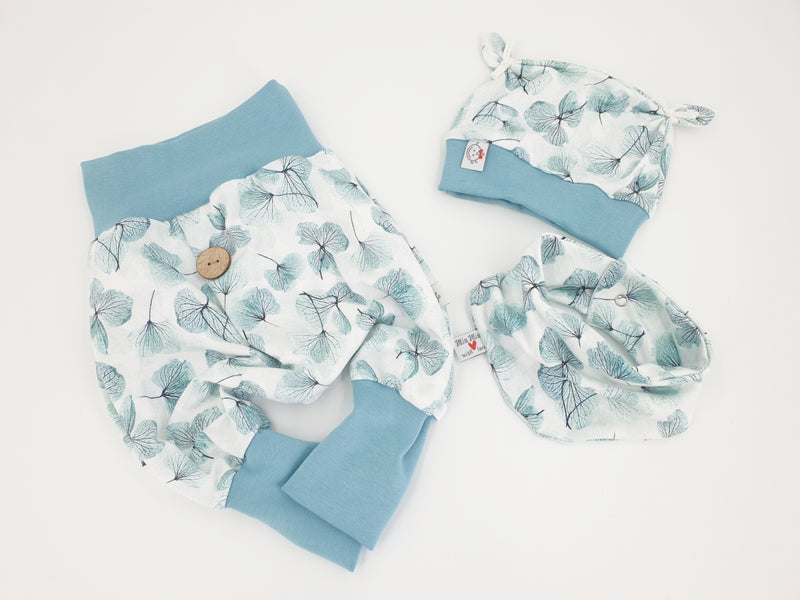 Coole Pumphose oder Babyset kurz und lang Blätter aqua von Atelier MiaMia