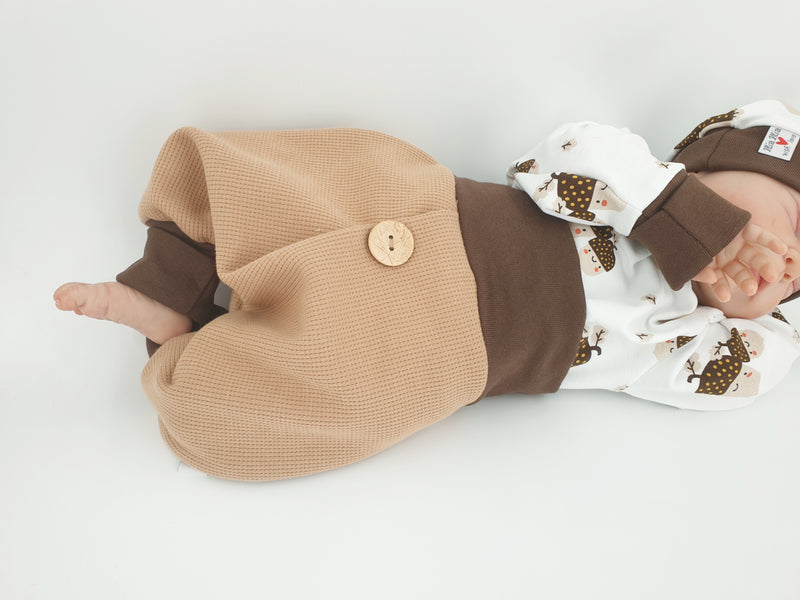 Atelier MiaMia Cool bloomers or baby set with button up to size. 140 beige / brown