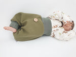 Coole Pumphose oder Babyset mit Knopf bis Gr. 140 olive von Atelier MiaMia