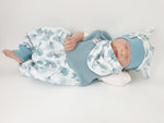 Strampler kurz und lang auch als Baby Set Blätter aqua von Atelier MiaMia