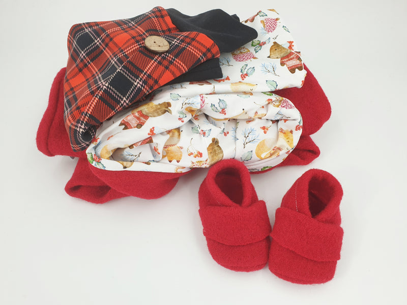 Atelier MiaMia Fantastici calzoncini o baby set con bottone fino alla taglia. 140 plaid rosso nero