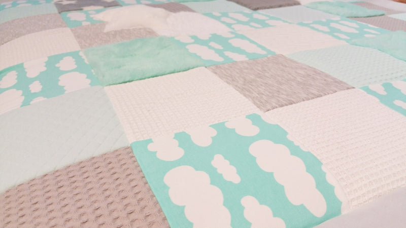 Adventure blanket CVI blanket clouds mint ED53