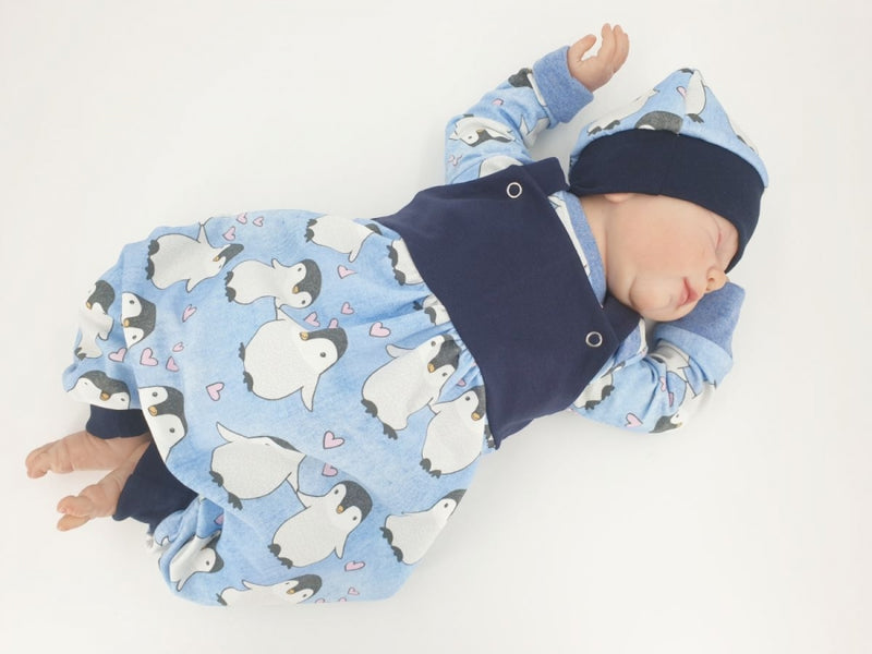 Latzstrampler kurz und lang auch als Baby Set Pinguine blau 9 von Atelier MiaMia