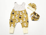 Strampler kurz und lang auch als Baby Set Schafe Senf Grau von Atelier MiaMia