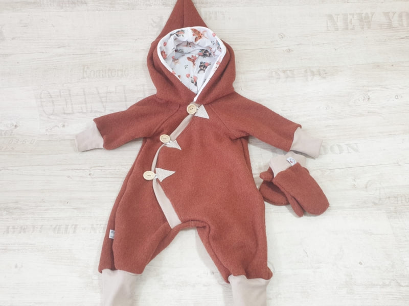 Walk - Overall Baby Kind von 50 bis 110 Designer Walkoverall Braun Füchse --Walk W6 von Atelier MiaMia